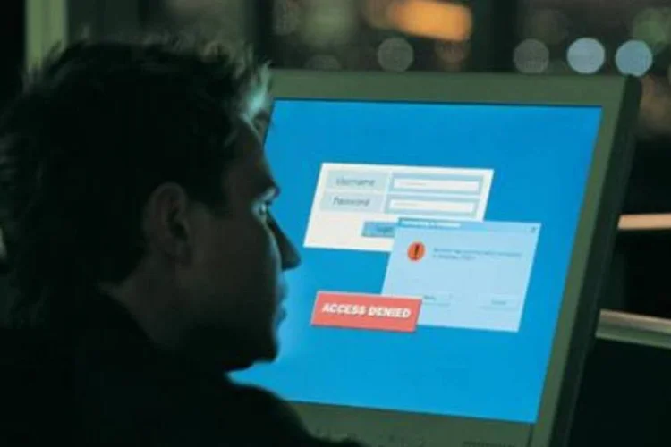 74% das empresas já foram vítimas de ataques virtuais que causaram algum tipo de prejuízo (.)