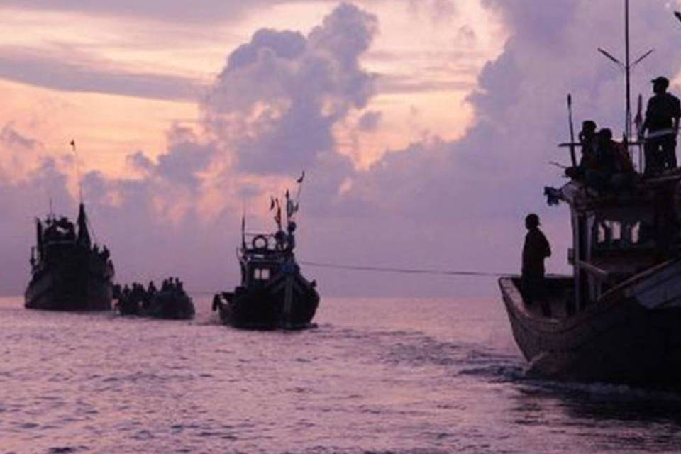 Pescadores socorrem centenas de imigrantes na Indonésia