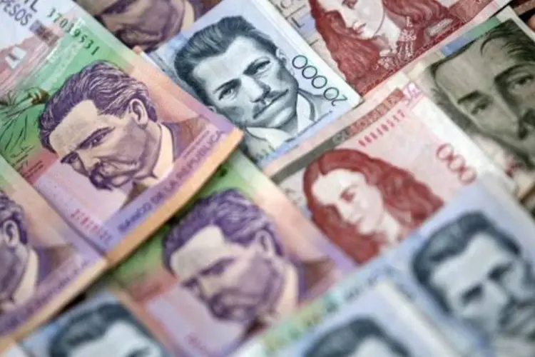 
	Peso colombiano: o sal&aacute;rio m&iacute;nimo &eacute; a refer&ecirc;ncia para o pagamento de multas e outras san&ccedil;&otilde;es no pa&iacute;s
 (Bloomberg)