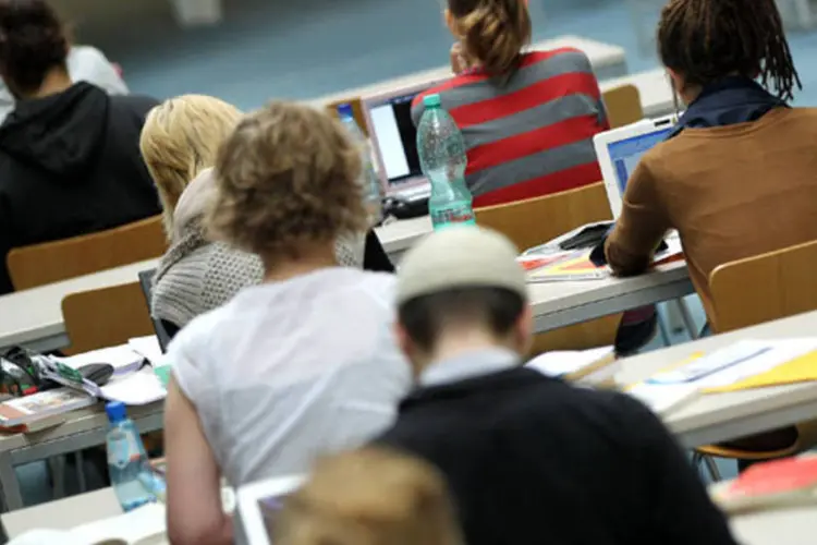 Pessoas estudando (Getty Images)