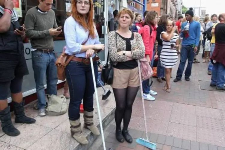 Usuários também postaram fotos dos mutirões da limpeza em Londres (Chris Jackson/Getty Images)