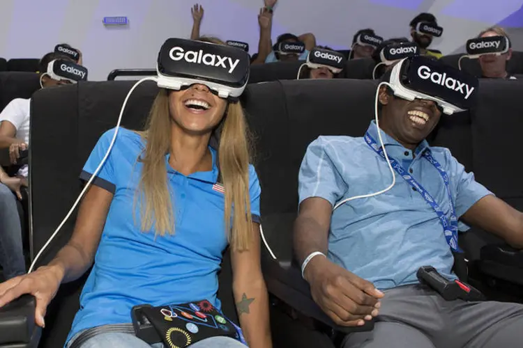 Gear VR: óculos de realidade virtual da Samsung funciona com smartphones das linhas S6, S7 e Note (Divulgação/Samsung)