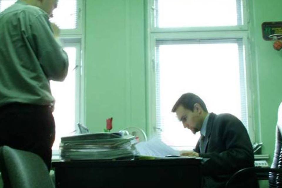 Seria promovido, mas o chefe saiu da empresa antes? Saiba como agir