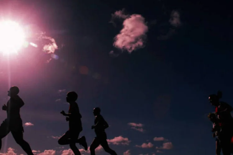 
	Corrida: correr com alguma companhia mant&eacute;m a mente entretida e a disposi&ccedil;&atilde;o em alta
 (Getty Images)