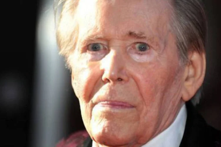Peter O'Toole chega ao "TCM Classic Film Festival", em Hollywood: recebeu oito indicações ao Oscar durante a carreira (Gabriel Bouys/AFP)
