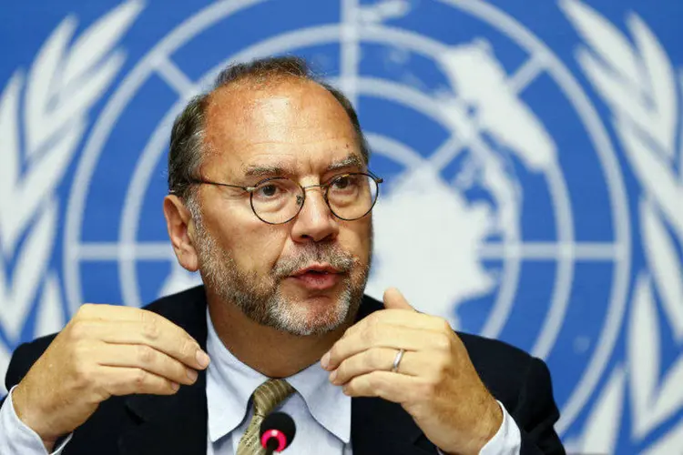 
	Peter Piot, um dos descobridores do v&iacute;rus ebola em 1976:&quot;devemos estar preparados para um esfor&ccedil;o longo e sustentado, provavelmente durante todo o ano de 2015&quot;
 (Denis Balibouse/Reuters)