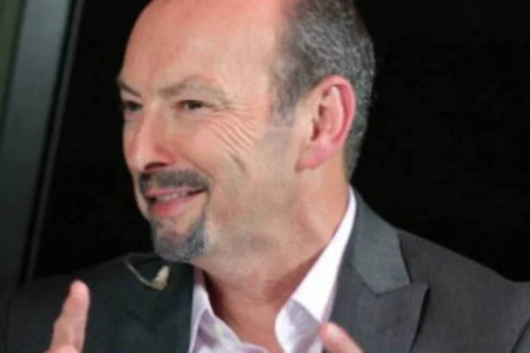O diretor de operações da Electronic Arts, Peter Moore (Getty Images)