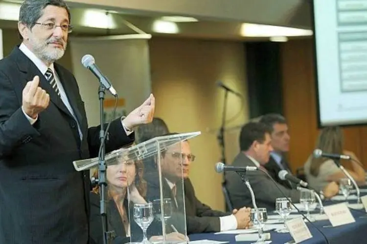 José Sergio Gabrielli, em apresentação para cadeia de fornecedores da indústria de petróleo, na Firjan (RJ), no início do mês: por enquanto, sem plano de investimentos para 2011-2015 (Agência Petrobras/Divulgação)