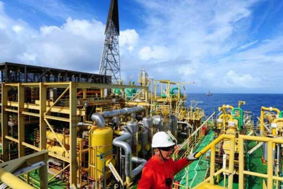 20 estrangeiras querem investir em petróleo, diz Sinaval