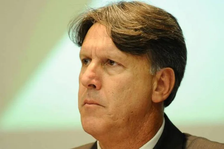 
	Diretor de G&aacute;s e Energia da Petrobras, Hugo Repsold J&uacute;nior: o diretor preferiu n&atilde;o comentar expectativas que circulam no mercado de que o novo plano teria uma redu&ccedil;&atilde;o dos investimentos de cerca de 35%
 (Fernando Frazão/Agência Brasil)