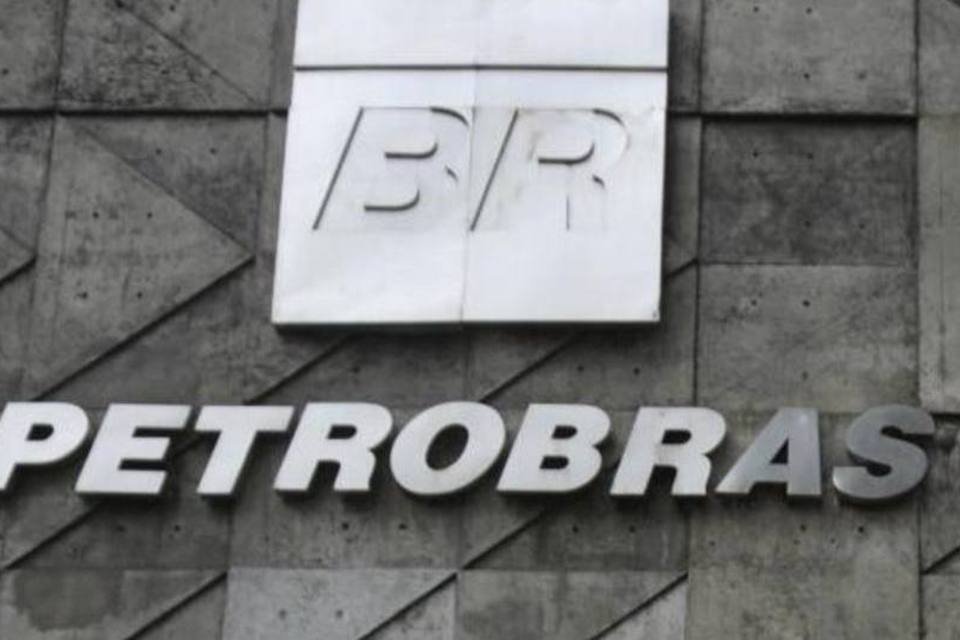 Petrobras anuncia corte de 20% em investimentos até 2016