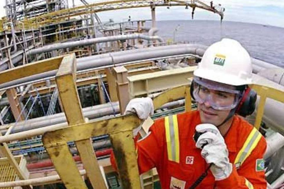 Ações da Petrobrás sobem após descoberta de mais óleo em Campos