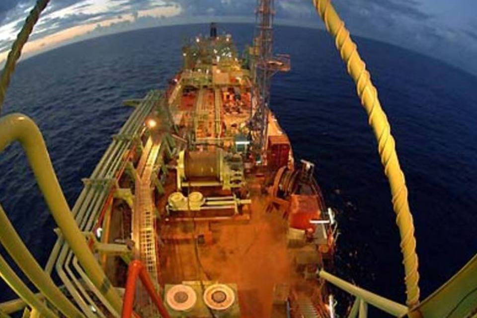 Petrobras faz nova descoberta de petróleo na camada do pré-sal