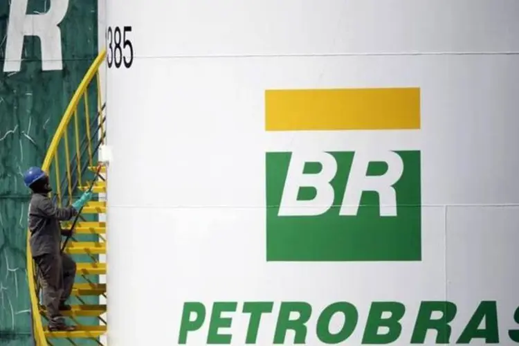 
	Petrobras: a expectativa da companhia &eacute; levantar acima de 2 bilh&otilde;es de d&oacute;lares com a opera&ccedil;&atilde;o desta quinta-feira
 (Ueslei Marcelino/Reuters)