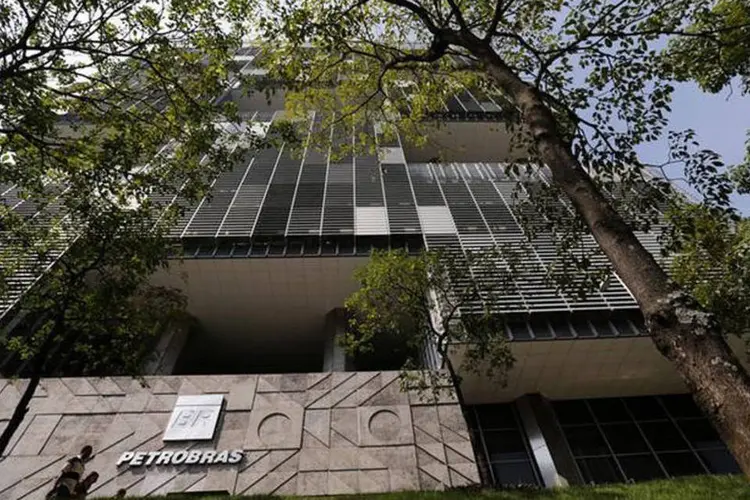 
	Petrobras: a previs&atilde;o &eacute; que o pico de produ&ccedil;&atilde;o seja atingido no segundo semestre de 2015
 (Sérgio Moraes/Reuters)