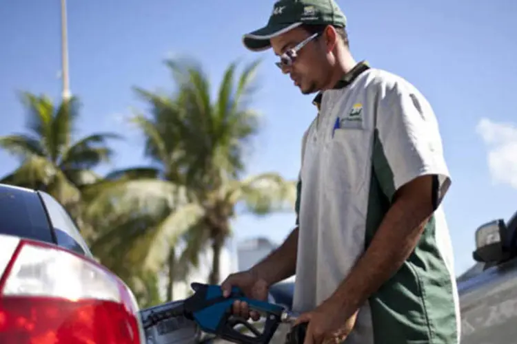 
	Posto da Petrobras: a&nbsp;manifesta&ccedil;&atilde;o em frente &agrave; sede da Petrobras coincidiu com a greve iniciada hoje pela maioria dos funcion&aacute;rios da companhia
 (Dado Galdieri/Bloomberg)