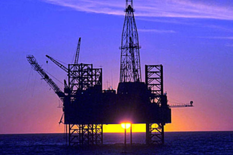 Plataforma no campo de Marlim, da Patrobrás: megaoferta de ações da petrolífera adiada para setembro (./Divulgação)