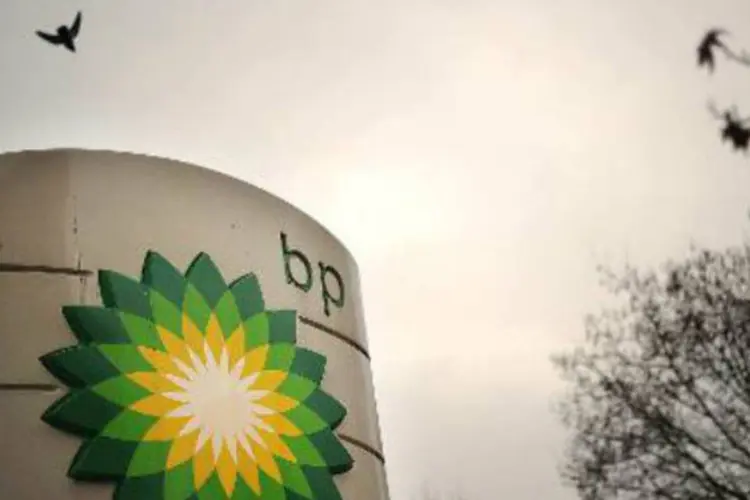 A petroleira britânica BP: no quatro trimestre, no entanto, o lucro líquido da BP caiu quase 30% (Ben Stansall/AFP)