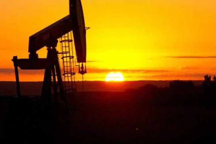 
	Petr&oacute;leo: os pre&ccedil;os do petr&oacute;leo ca&iacute;ram abaixo de 28 d&oacute;lares o barril
 (Karen Bleier/AFP)
