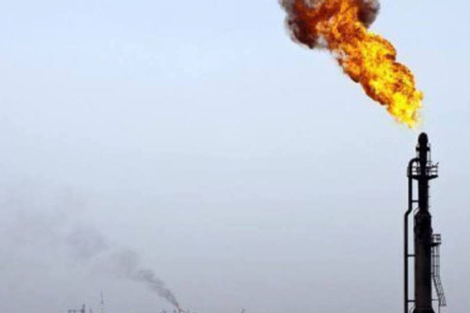 Petróleo Brent atinge maior valor em 6 meses com Irã e frio