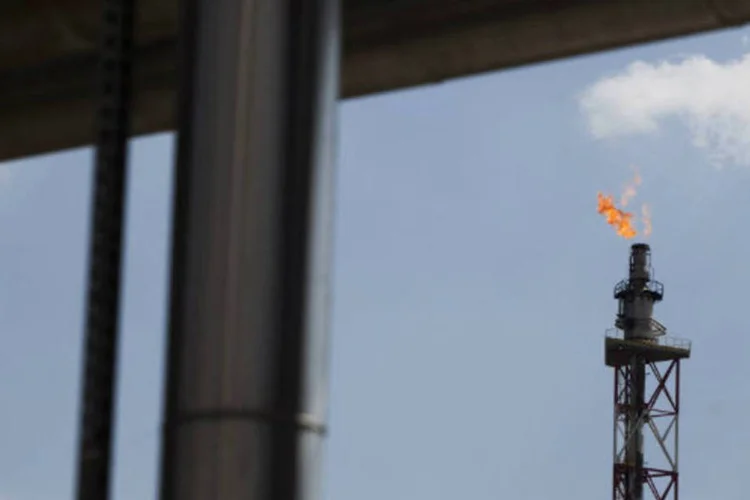 
	Plataforma de petr&oacute;leo: criado pelo Minist&eacute;rio de Minas e Energia&nbsp;em 2003, o programa capacitou, at&eacute; setembro passado, 97 mil t&eacute;cnicos em 17 estados
 (Bartek Sadowski/Bloomberg)
