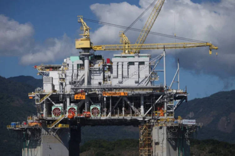 Exploração de petróleo: União deverá receber pelo menos 41,65 por cento do petróleo produzido na área petrolífera de Libra (Bloomberg)