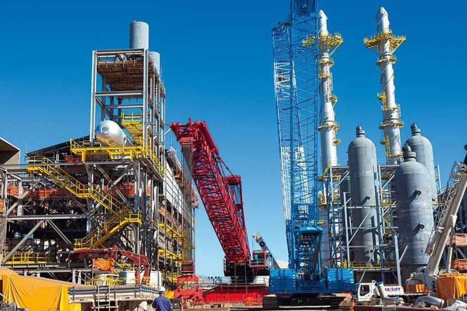Aramco terá 900 bi barris de reservas de petróleo até 2025