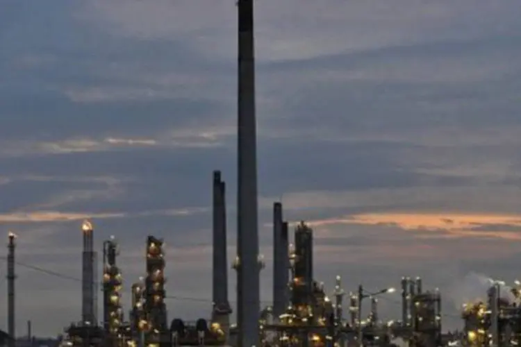 O WTI não se deixou afetar pelo aumento das reservas de petróleo nos EUA de 4,2 milhões de barris na semana passada (Alexander Joe/AFP)