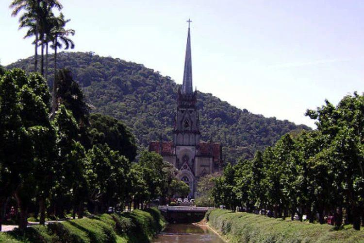 
	Petr&oacute;polis: o&nbsp;candidato Rubens Bomtempo (PSB), que ficou em segundo lugar, concorreu como candidato indeferido com recurso
 (Wikipedia)