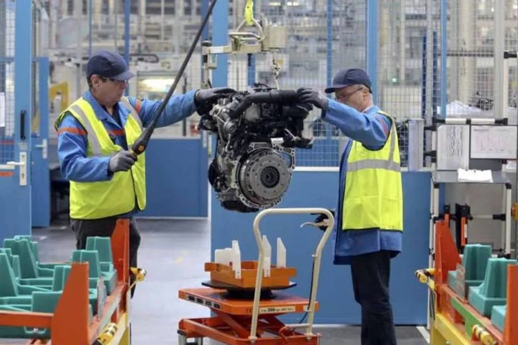 
	F&aacute;brica da Peugeot Citroen: montadora francesa voltou a integrar o &iacute;ndice CAC-40 ap&oacute;s uma aus&ecirc;ncia de dois anos e meio
 (Chris Ratcliffe/Bloomberg)