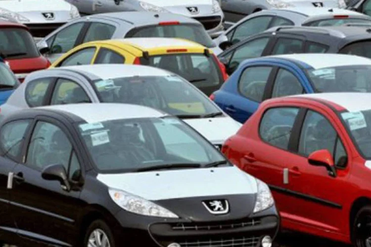 
	Peugeot prometeu alcan&ccedil;ar 4,2 bilh&otilde;es de euros (4,8 bilh&otilde;es de d&oacute;lares) em fluxo de caixa operacional de 2014 a 2017, mais que o dobro de sua meta anterior de 2018
 (Philippe Huguen/AFP)