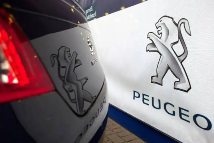 
	Carro da Peugeot: a PSA emitiu uma nota reafirmando que estava examinando novos projetos industriais e comerciais com diferentes parceiros
 (Krisztian Bocsi/Bloomberg)