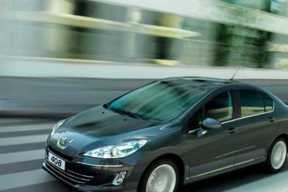 Peugeot 408 turbo chega por R$ 83.490