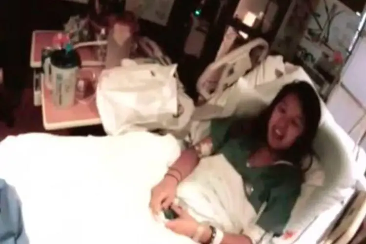 
	A enfermeira Nina Pham, no hospital de Dallas: ela se curou do ebola e deve receber alta do hospital
 (Youtube/Texas Health Resources)