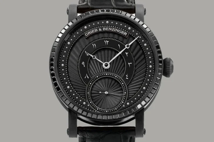 Pharos Centurion Imperial: mostrador em diversos níveis apresenta decoração em guilloché e um subdial de segundos às 6 horas (Divulgação)