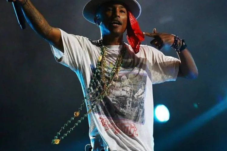 
	Cantor Pharrell Williams: &quot;Happy&quot; foi a can&ccedil;&atilde;o mais baixada da Gr&atilde;-Bretanha em todos os tempos
 (Astrid Stawiarz/Getty Images for American Eagle)