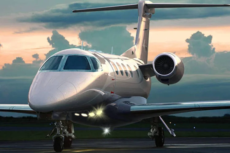 
	Negocia&ccedil;&otilde;es: as empresas est&atilde;o negociando jatos regionais com capacidade para cerca de 100 passageiros
 (Divulgação/Embraer)