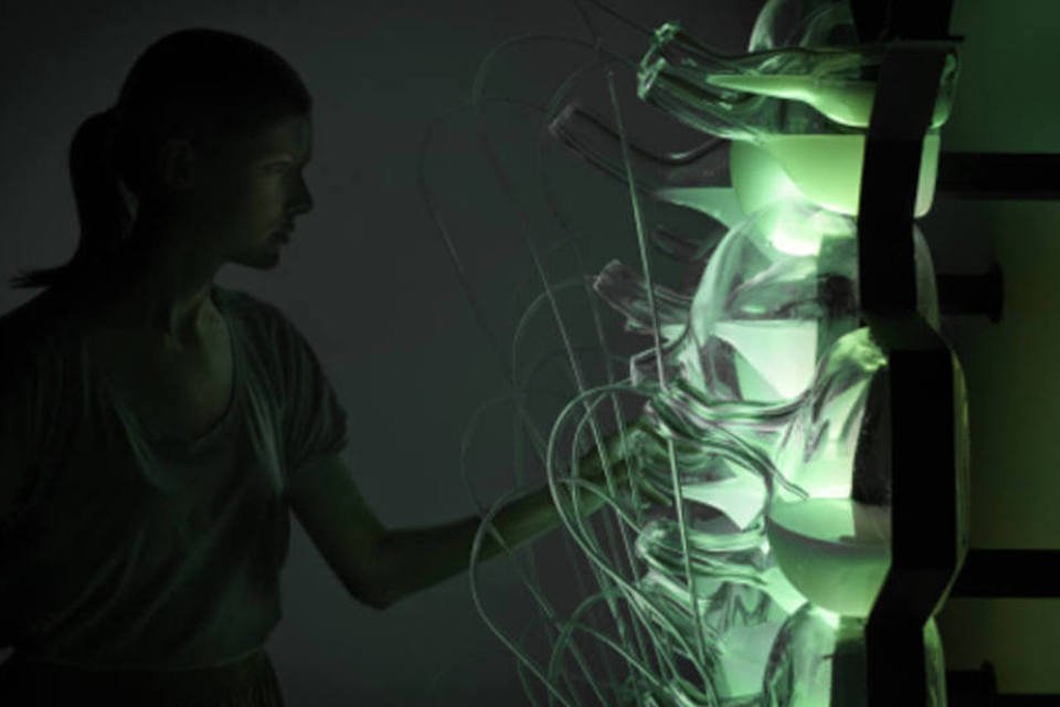 Lâmpada verde da Philips produz luz com bactérias