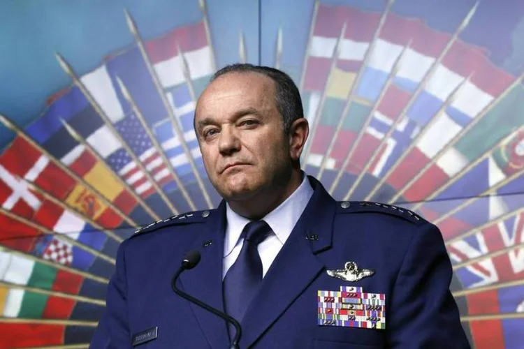 Phillip Breedlove: "uma parte da força [russa] parece ter a intenção de permanecer [na Ucrânia]” (Chris Wattie/Reuters)