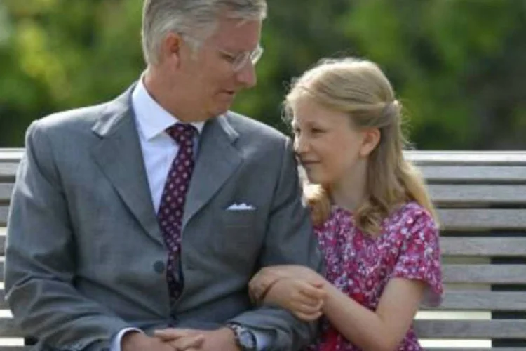
	Phillippe e Elisabeth, em Bruxelas: &quot;Vou sequestrar a princesa Elisabeth. N&atilde;o &eacute; uma piada&quot;, afirma o autor da carta, escrita em franc&ecirc;s e em alem&atilde;o, e dirigida ao rei Phillippe
 (AFP)