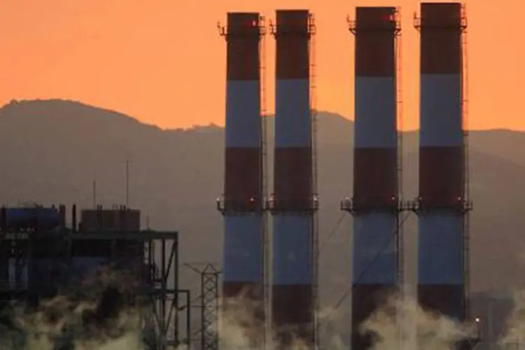 Estação de geração de energia na Califórnia: relatório estuda quatro cenários possíveis para as mudanças climáticas até 2100 (David Mcnew/AFP)