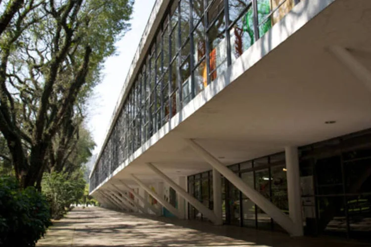 
	Parque Ibirapuera: os casos aconteceram nos arredores da marquise do parque. Uma das meninas tem 16 anos e a outra, 18
 (Wikimedia Commons)