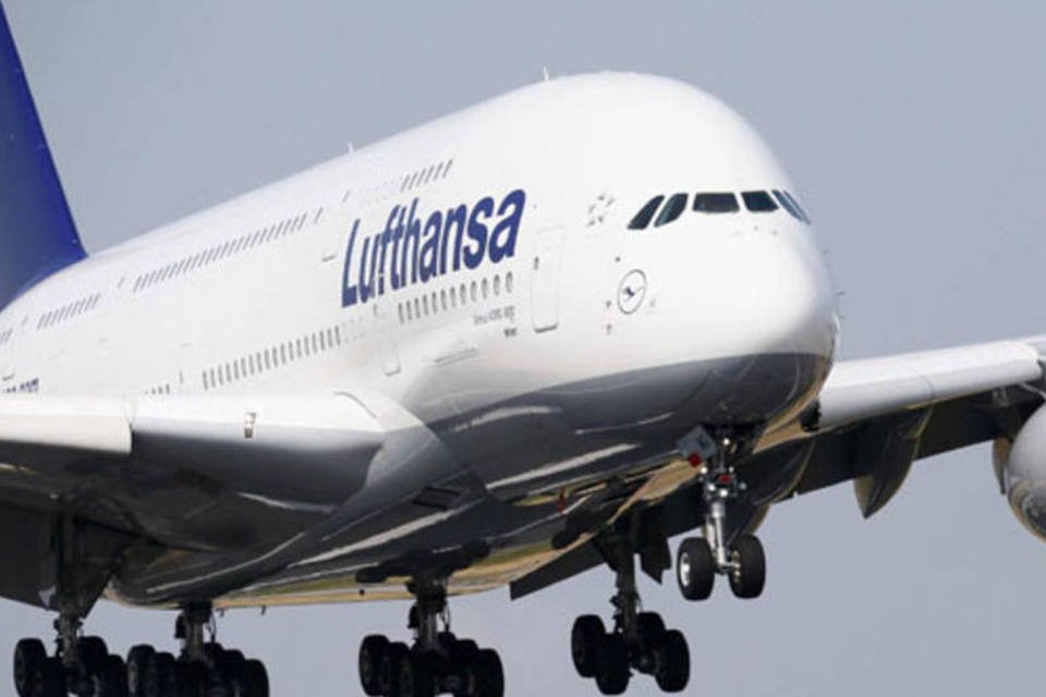 Avião está parado na França por paralisação dos EUA