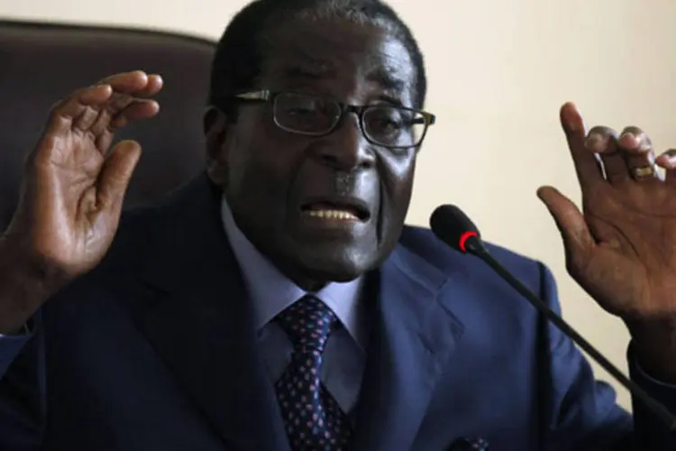 Robert Mugabe: "se alguém está descontente com o resultado é problema seu. Pode se suicidar se quiser, não me importa", disse (Philimon Bulawayo/Reuters)