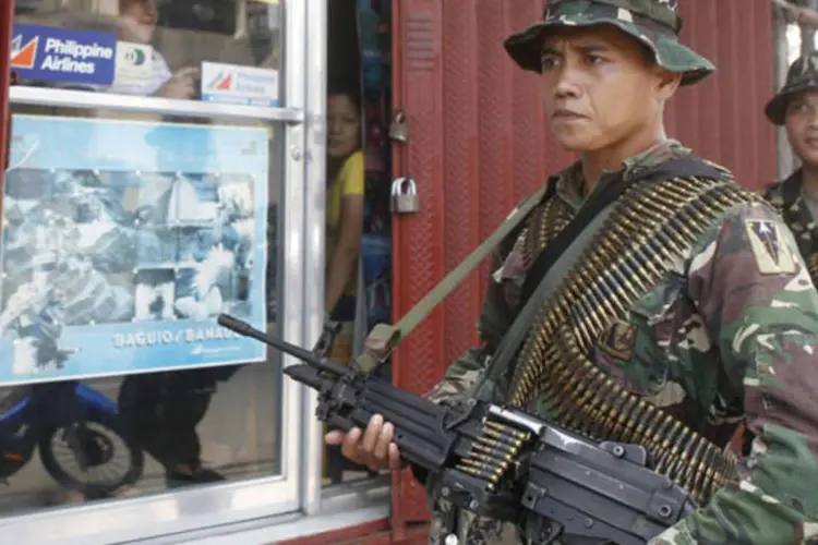 Militar filipino: invasores abriram fogo contra os guardas no presídio distrital de Cotabato do Norte, na cidade de Kidapawan (Erik de Castro/Reuters)