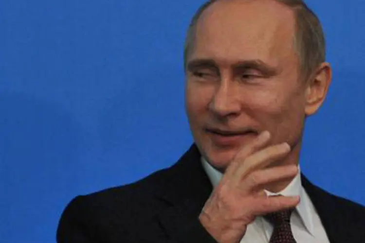 
	O presidente russo, Vladimir Putin: &quot;n&atilde;o aspiramos a sermos chamados de alguma forma de superpot&ecirc;ncia, entendo isso como uma reivindica&ccedil;&atilde;o de hegemonia global ou regional&quot;
 (Vyacheslav Oseledko/AFP)