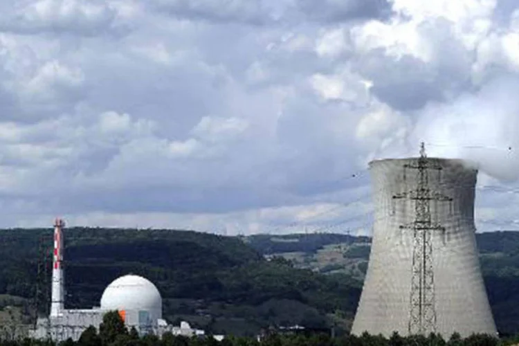 Usina nuclear de Leibstadt, norte da Suíça: Suíça, Dinamarca, Suécia, Reino Unido e Espanha são os únicos cinco países que receberam a nota AAA, segundo relatório (Fabrice Coffrini/AFP)