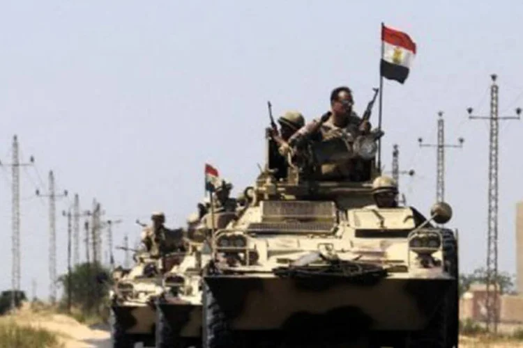 Soldados egípcios: península do Sinai, fronteira de Israel com a Faixa de Gaza, tornou-se reduto de islamitas radicais (AFP)