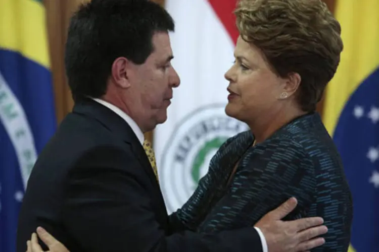 Dilma Rousseff com Horácio Cartes, presidente do Paraguai: "discutimos bastante sobre o Mercosul", declarou Dilma (Ueslei Marcelino/Reuters)