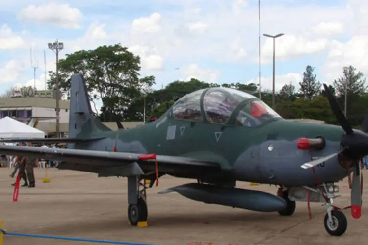 
	Aeronave A-29 Super Tucano, fabricada pela Embraer: a FAB informou que os dois estavam em treinamento
 (Wikimedia Commons)